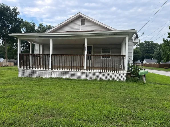 1072 S Ellsworth Ave, Marshall, MO 65340