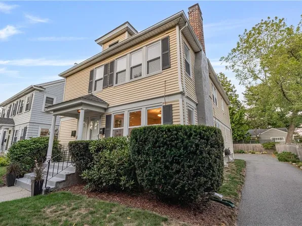 561 Wayland Ave #A, Providence, RI 02906