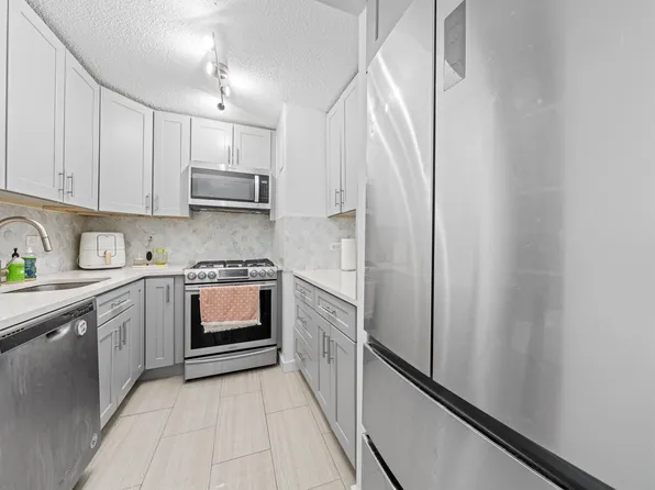 333 Pearl Street image 8 of 15