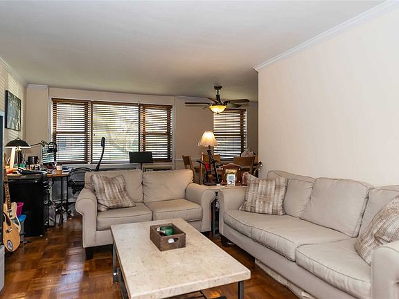 4th image of 2 Birchwood Ct APT 1M