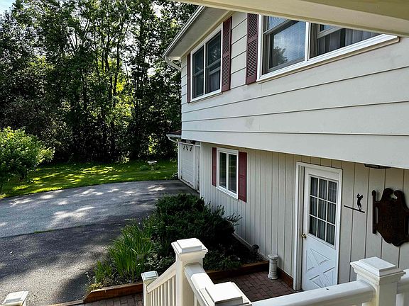 4th image of 6 Green Knolls Lane