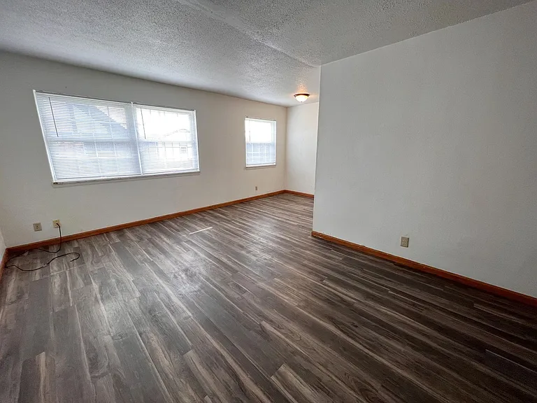 1102 21st Avenue Pl — Photo 7