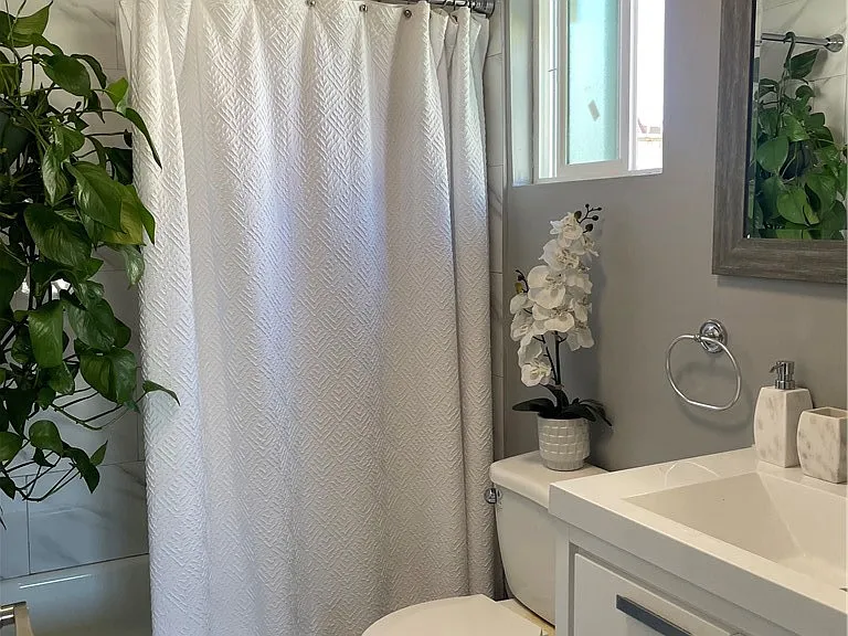 538 W 111th Pl — Photo 3
