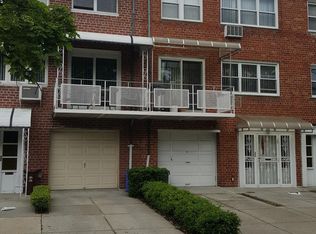 6124 217th St FL 3RD, Oakland Gardens, NY 11364