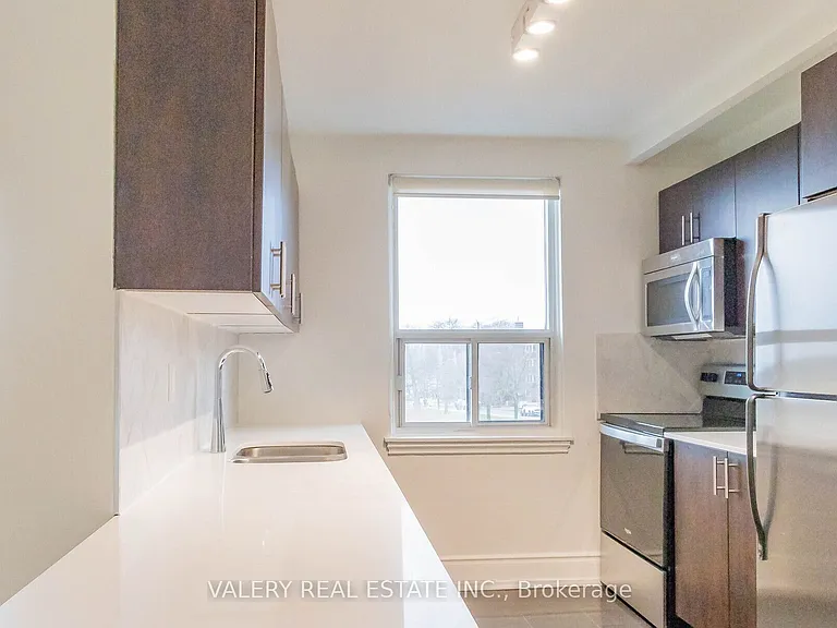 3015 Queen St E #F12 — Photo 7