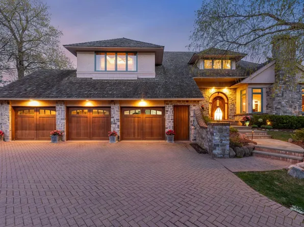 25 Bello Dr, Edina, MN 55439