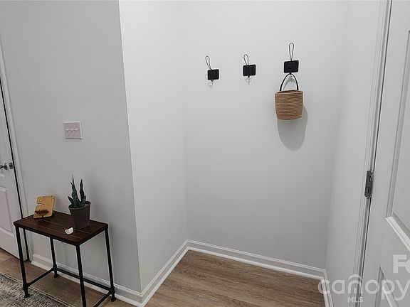 5th image of 201 Tarrington Dr