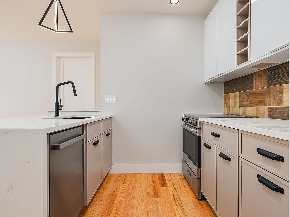 1st image of 2112 Avenue P #212