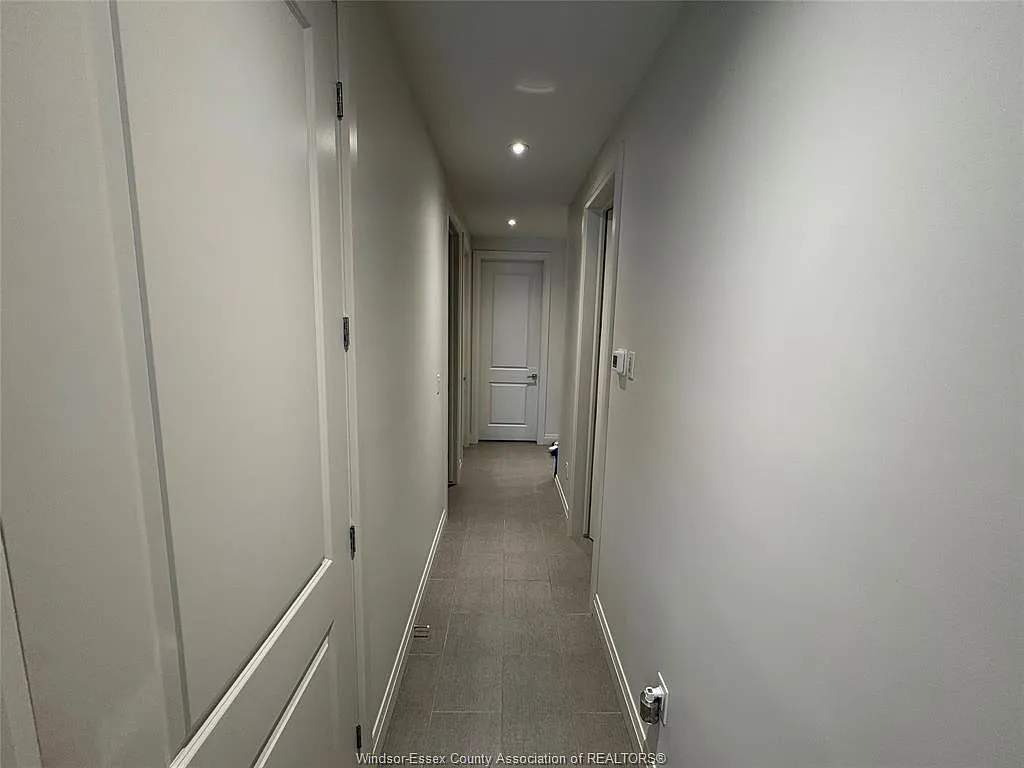 2 bed, 1200 sqft, $2,400 — Photo 4