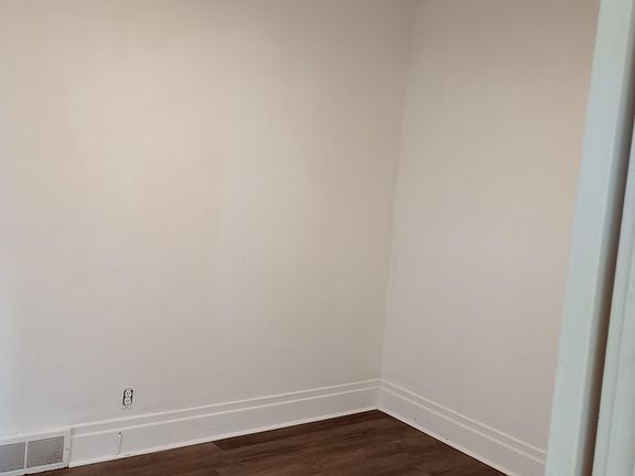 2nd image of 2495 Mackenna Ave