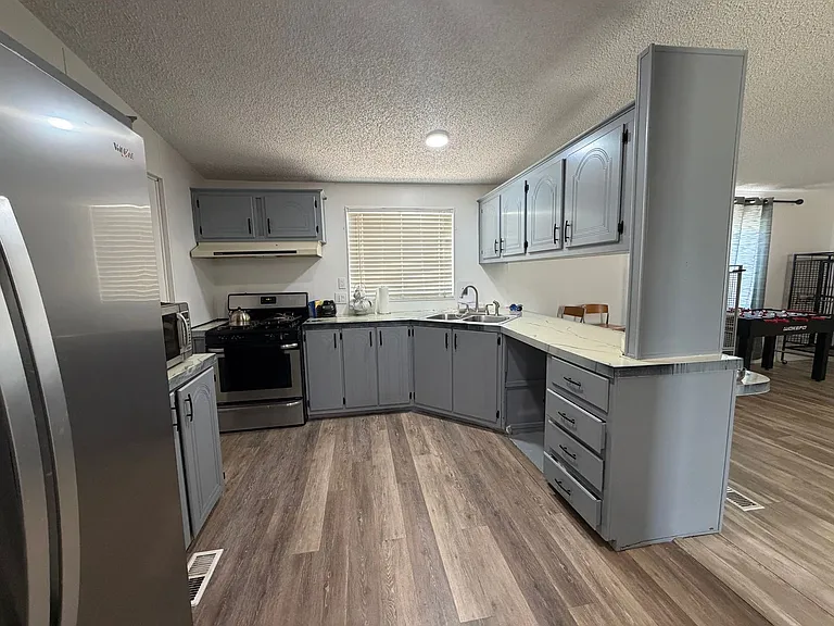 1910 Rio Grande Rd — Photo 13