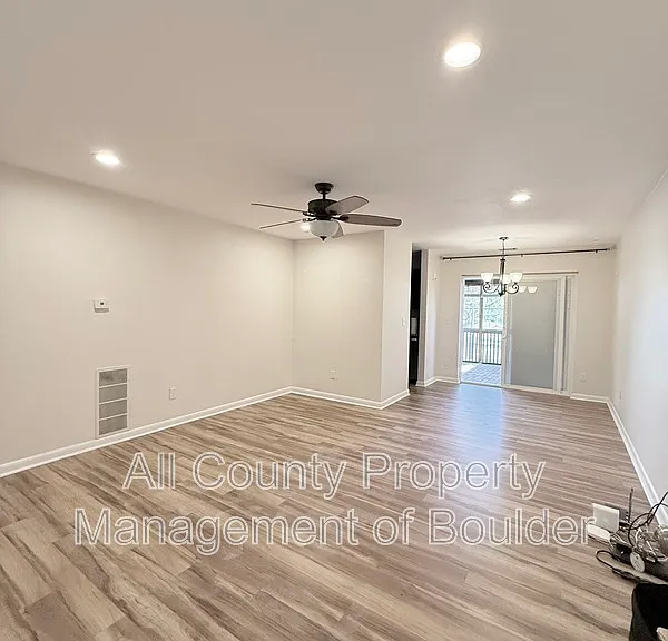 1575 Bradley Dr — Photo 1