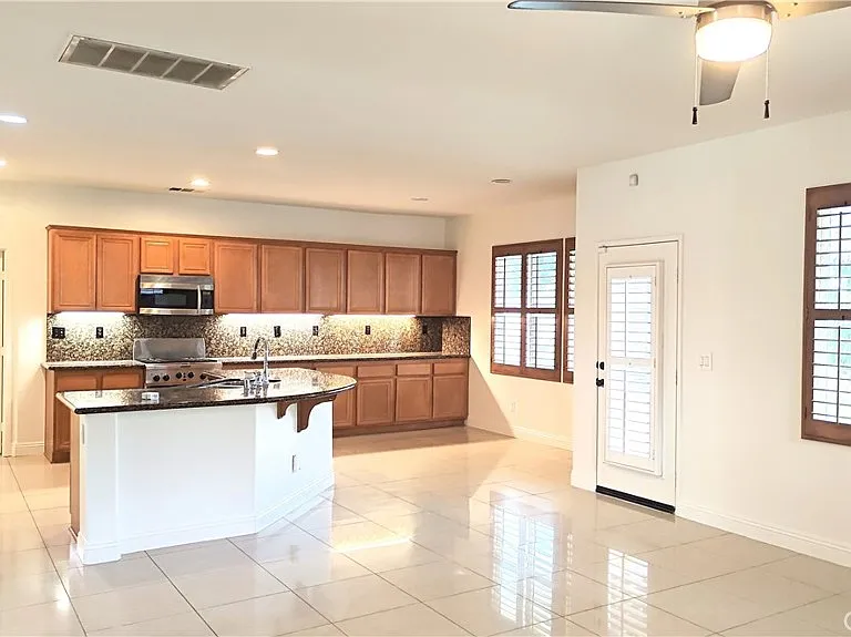 12554 Desert Springs St — Photo 4