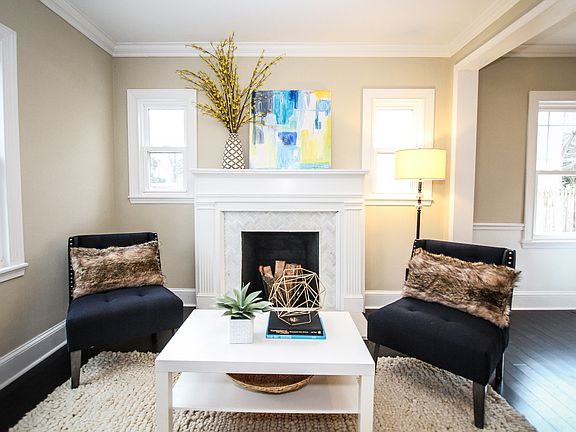 5th image of 2525 Laburnum Ave