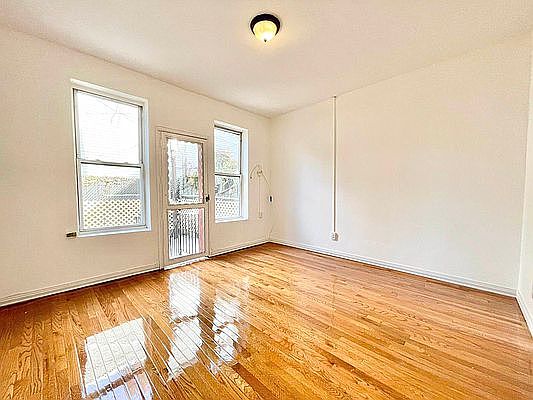 4th image of 813 Rogers Ave APT 1R