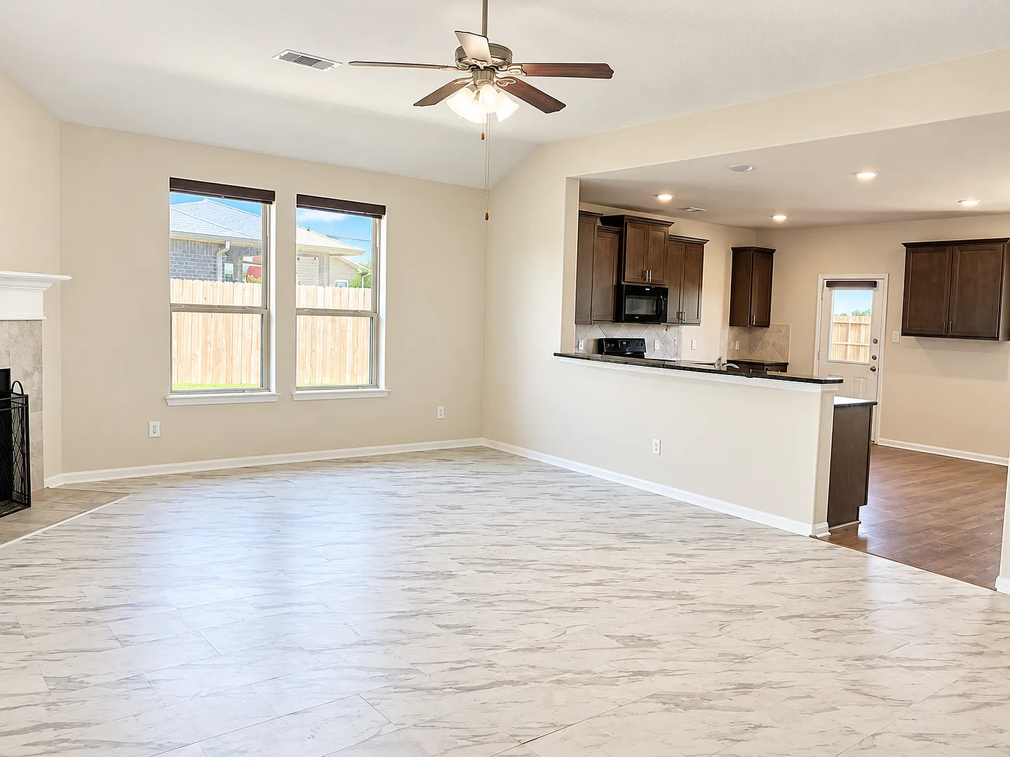 Spacious single level home on a large neighborhood lot — Photo 3