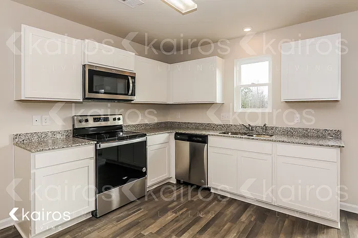 4 bed, 3.0 bath, 2010 sqft, $1,895 — Photo 4