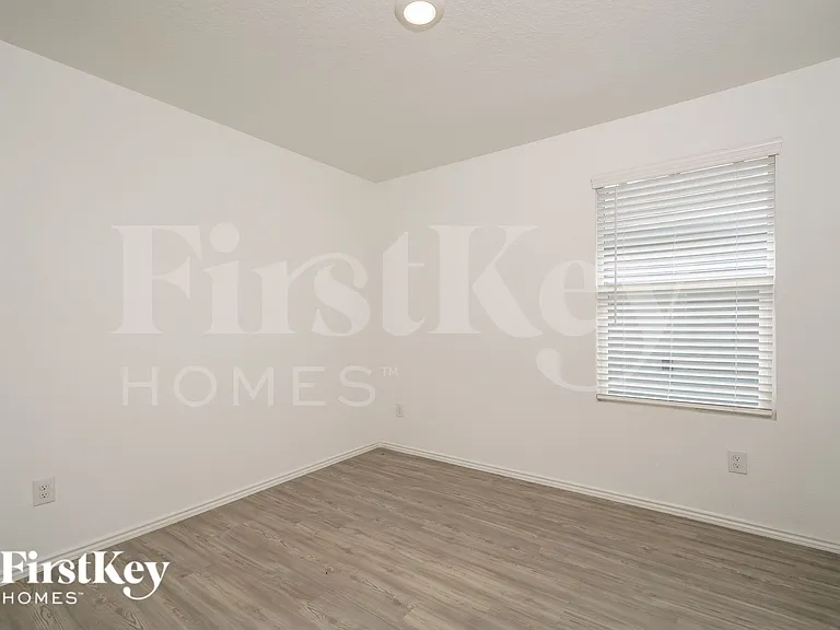 2418 Double Oak Dr — Photo 15