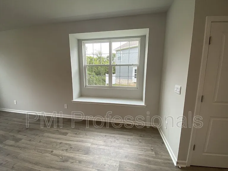 4140 Feetham Dr — Photo 4