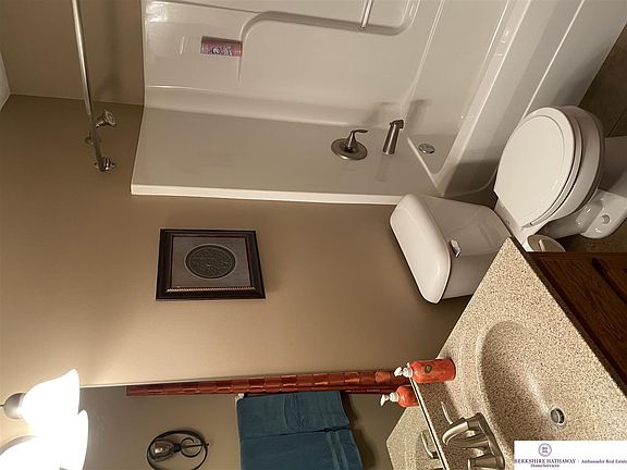 5th image of 11546 Lakeview Dr