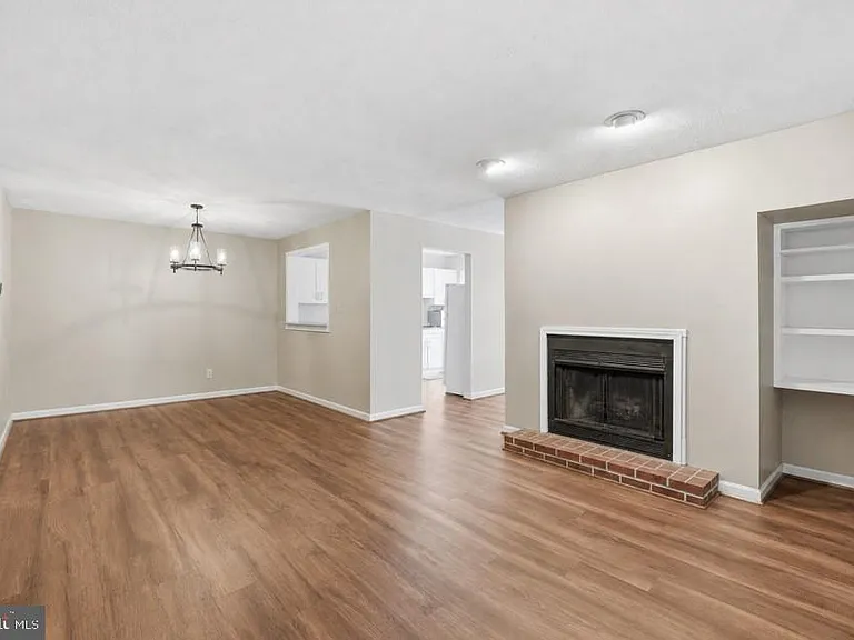 10118 Oakton Terrace Rd #10118 — Photo 5