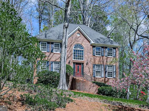 177 Plantation Trce, Woodstock, GA 30188
