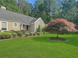 31 Hunting Ridge Farms Rd, Branford, CT 06405
