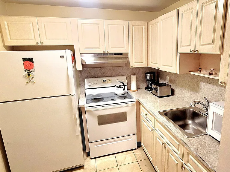 2901 NW 47th Ter #247B — Photo 9