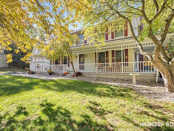 3rd image of 6885 Blythefield Ave NE
