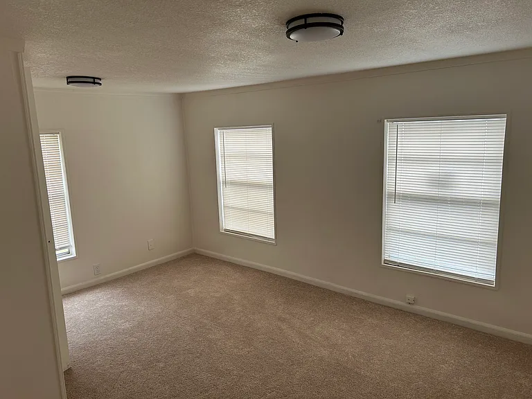 2230 Hegele St — Photo 8