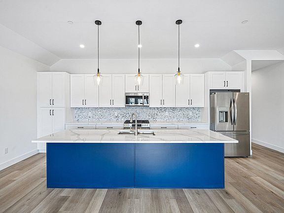 5th image of 157 E Spicer Ave #209