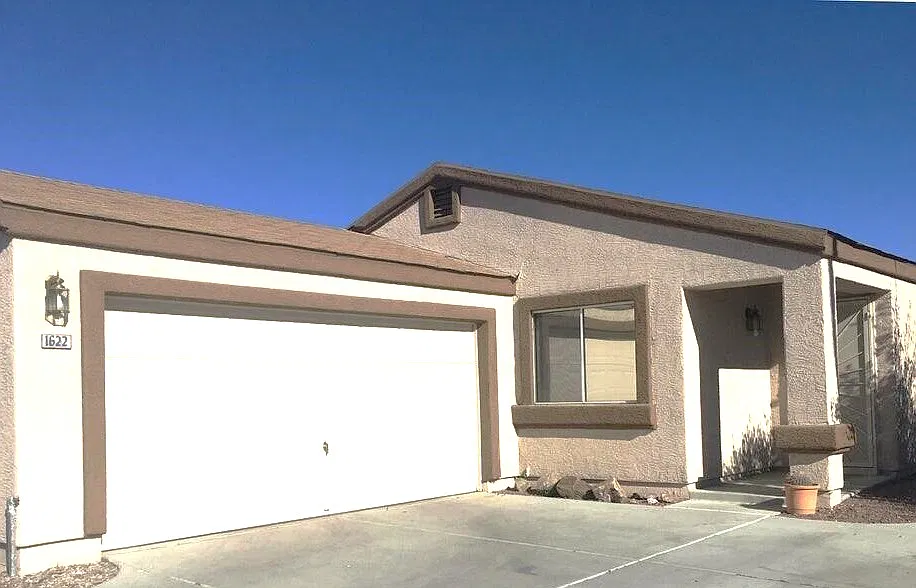 3 bed, 1344 sqft, $1,700 — Photo 1