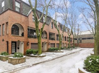 1640 N Burling St APT C, Chicago, IL 60614