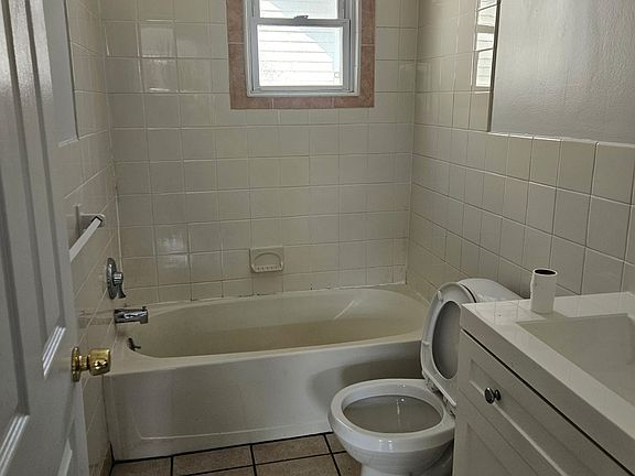 3rd image of 2135 W 11th St #3