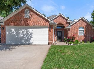 4951 Brazoswood Cir, Arlington, TX 76017
