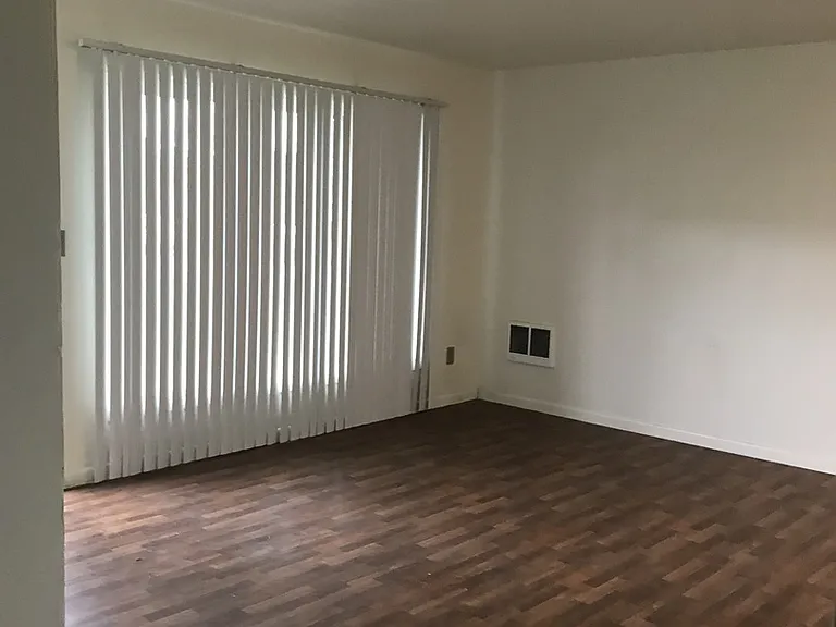 214-285 Cypress 254 256 Colorado — Photo 2