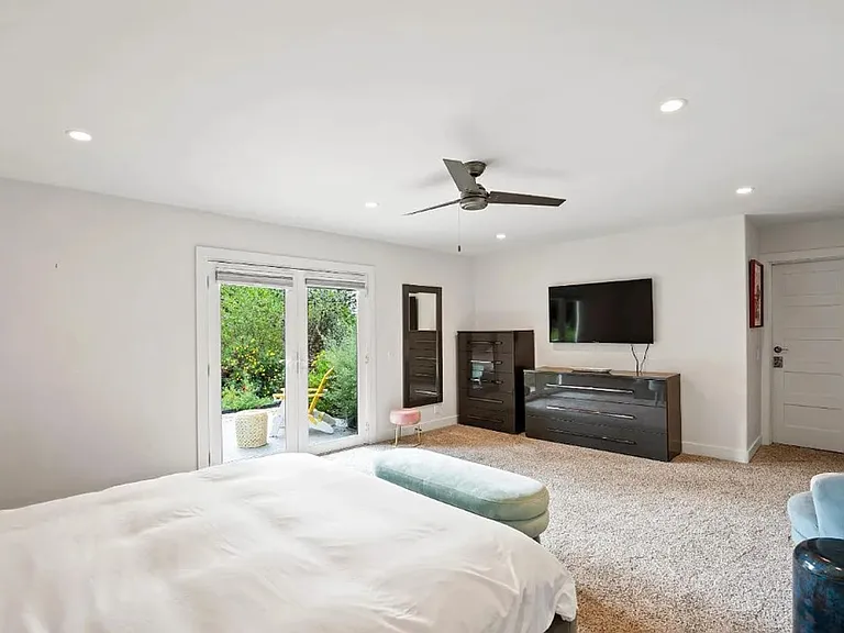 820 Foothill Ln — Photo 13