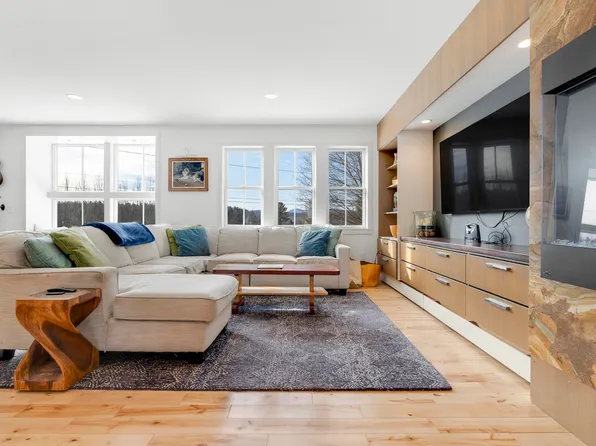 28 Sunset Road, Bethel, ME 04217