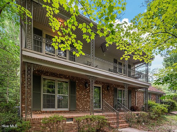 5th image of 108 Dogwood Drive
