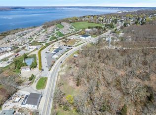 994 Main Rd, Tiverton, RI 02878