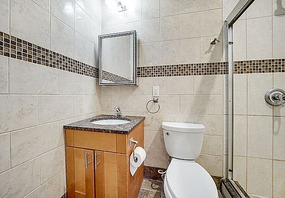 5th image of 795 Washington Ave APT 3