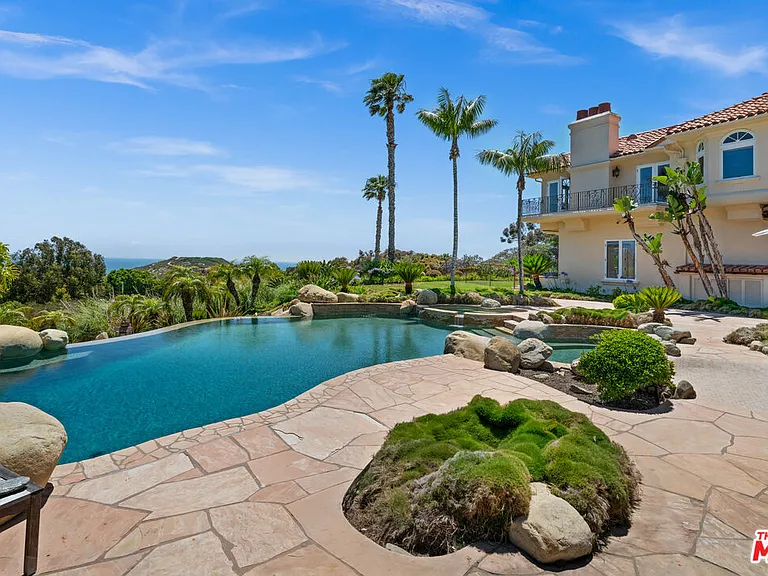 7160 Dume Dr — Photo 5