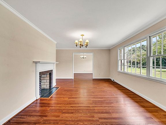 2nd image of 22 Jackson Dr