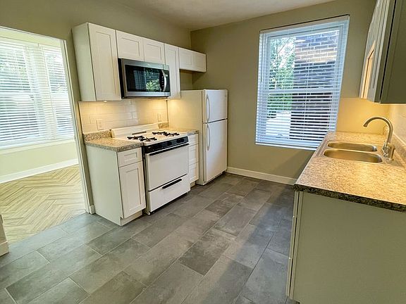 5th image of 3224 Portis Ave Unit 3226