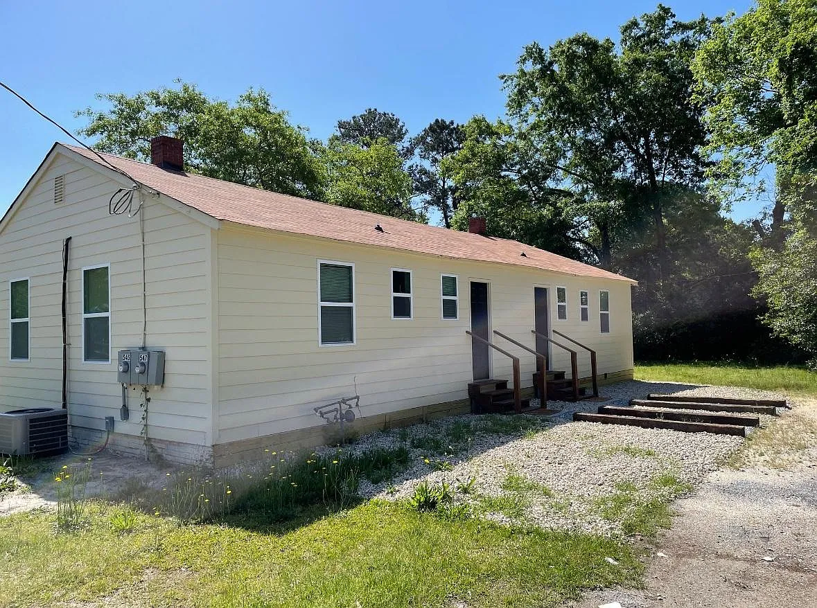 2 bed, 1377 sqft, $895 — Photo 2