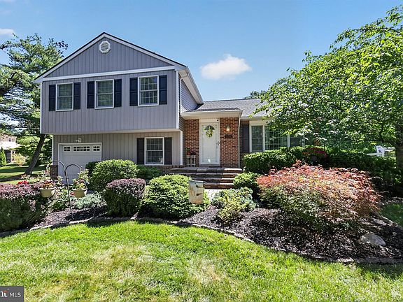 3rd image of 308 Hollow Branch Ln