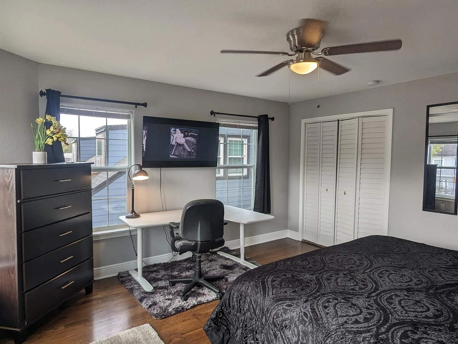 3715 Eagle St — Photo 1