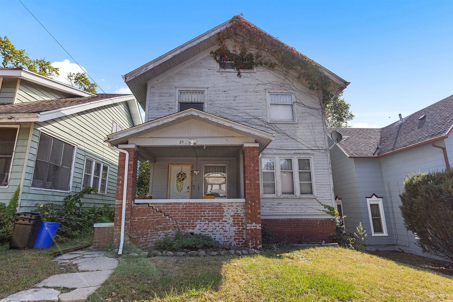 1125 Grant Ave photo 1