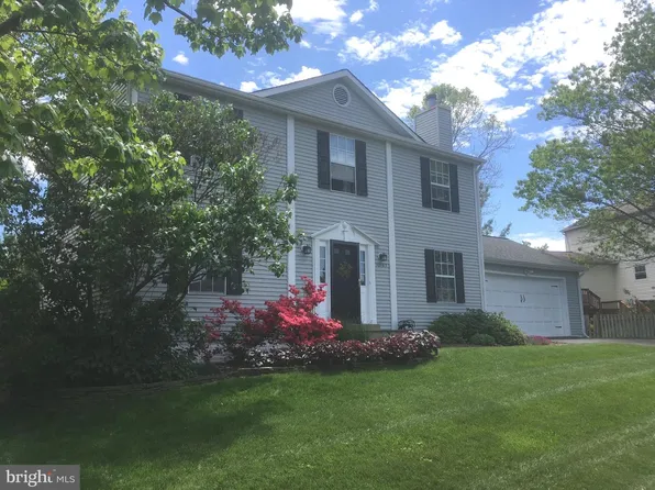 12167 Eddyspark Dr, Herndon, VA 20170