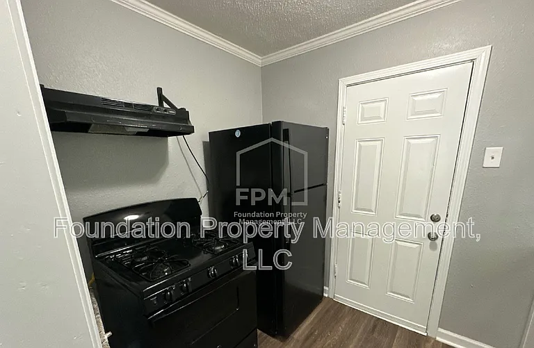 1407 Semmes St — Photo 2